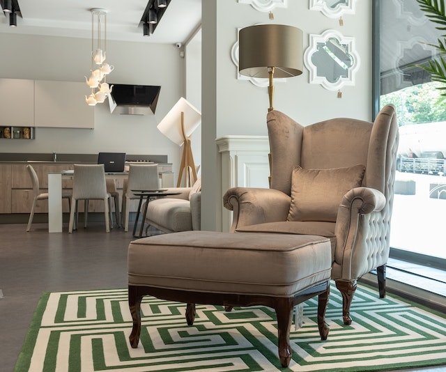 Bold Handcrafted Southwestern Design Rug for Home